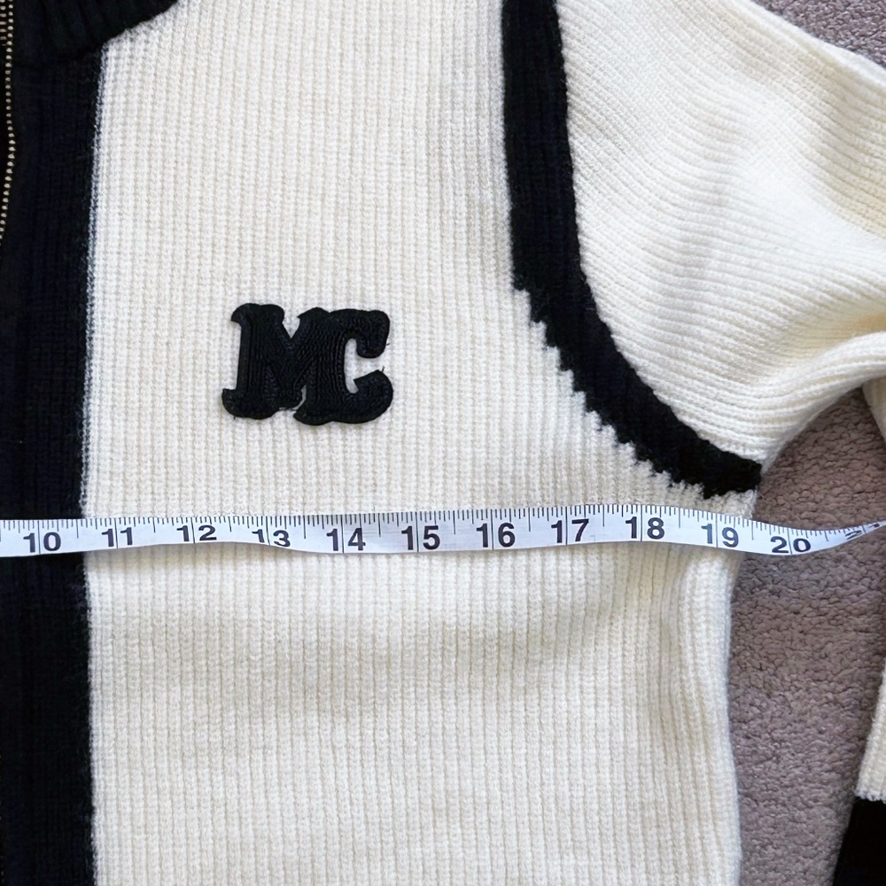 NWOT Soft knit cardigan with gold zip closure, One size. - Picture 6 of 10